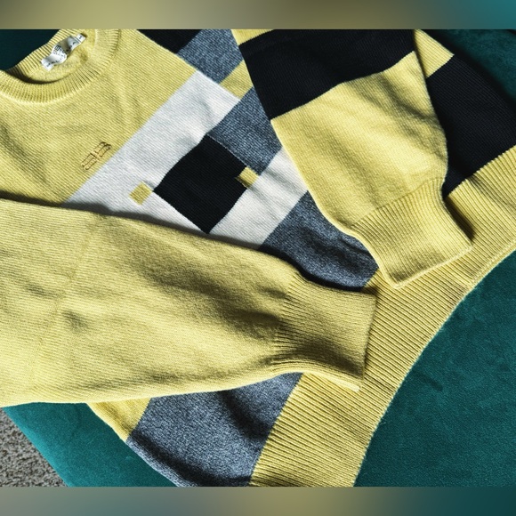 Authentic Balenciaga Wool Sweater - Picture 9 of 16